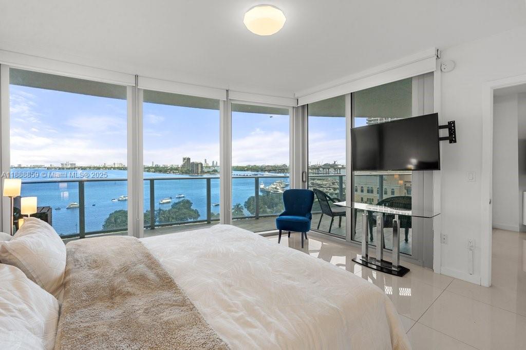 image Aria On The Bay Condo5