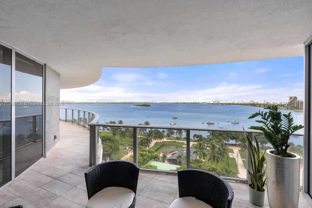 image Aria On The Bay Condo6