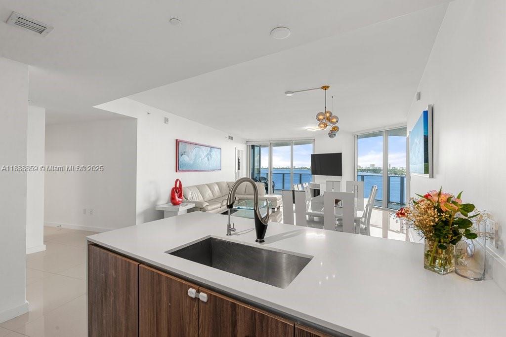 image Aria On The Bay Condo7