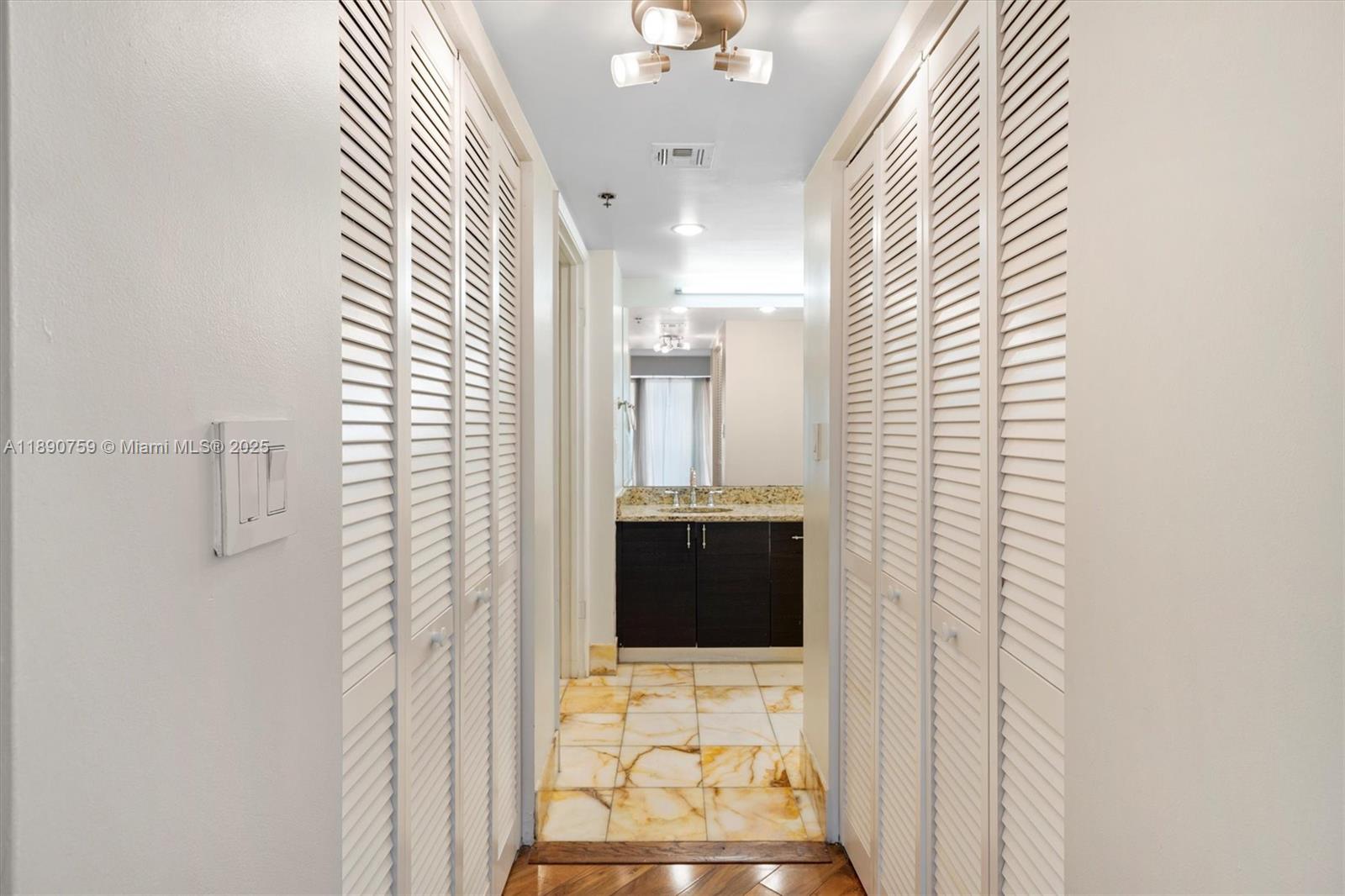 2351 Douglas Rd #906 Miami, FL 33145