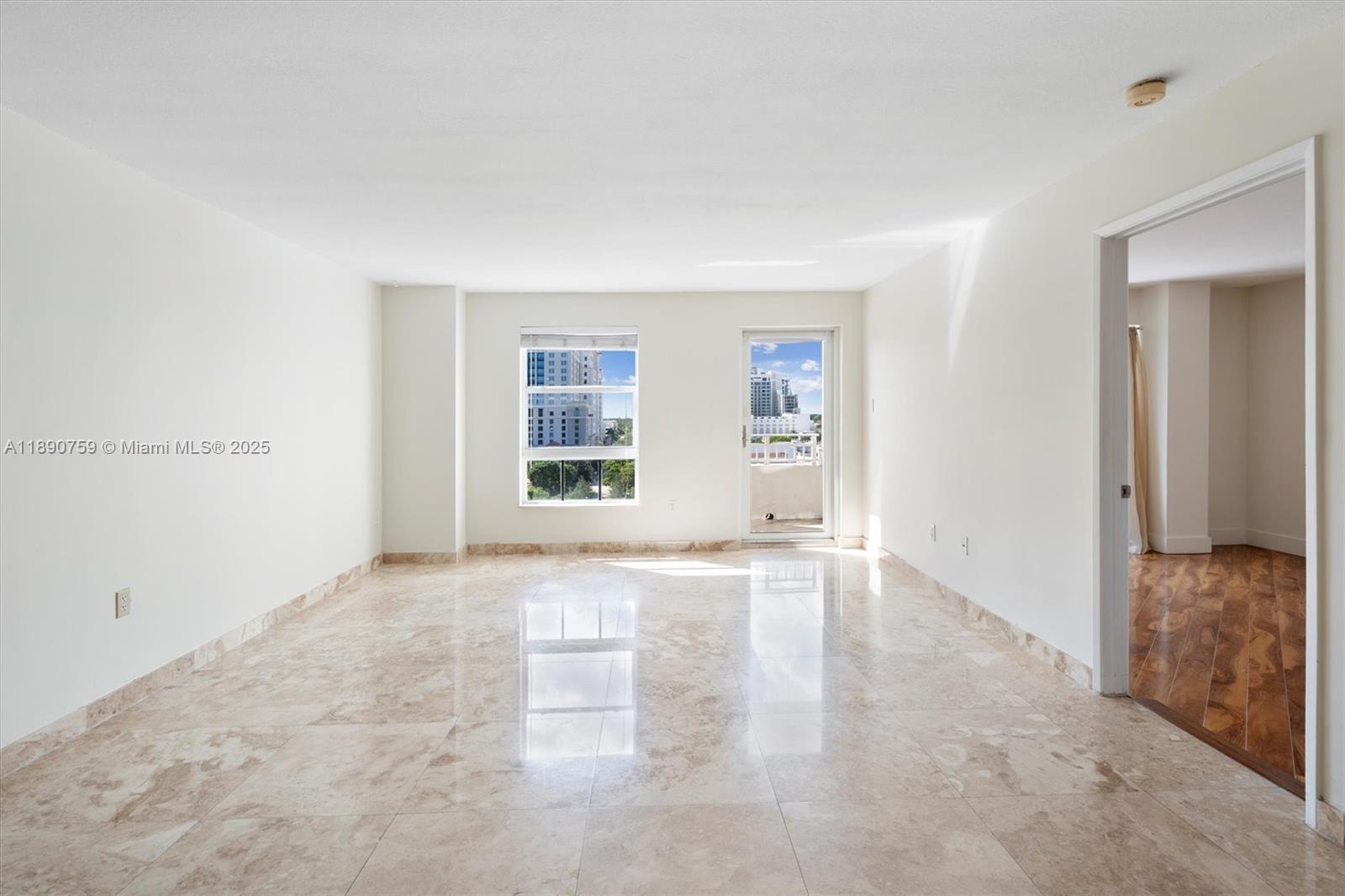 2351 Douglas Rd #906 Miami, FL 33145