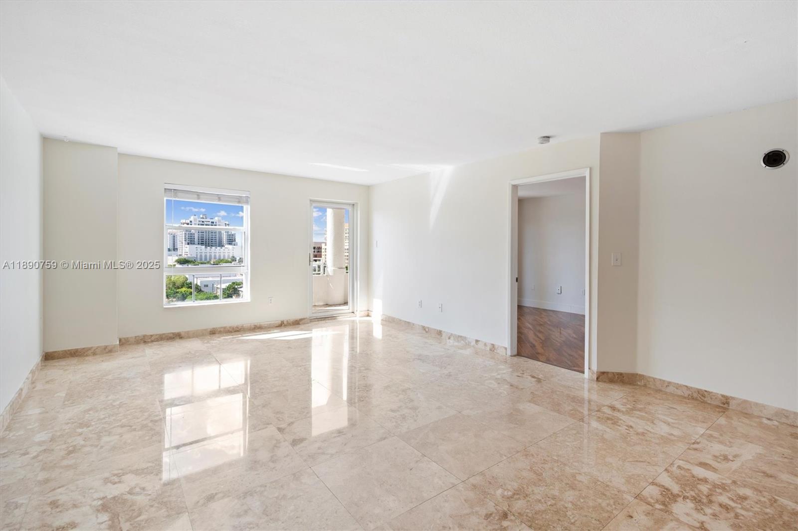 2351 Douglas Rd #906 Miami, FL 33145