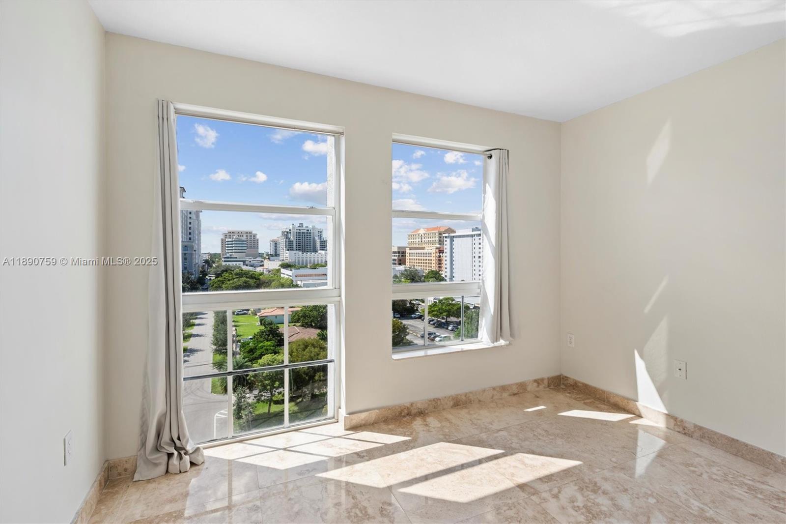 2351 Douglas Rd #906 Miami, FL 33145