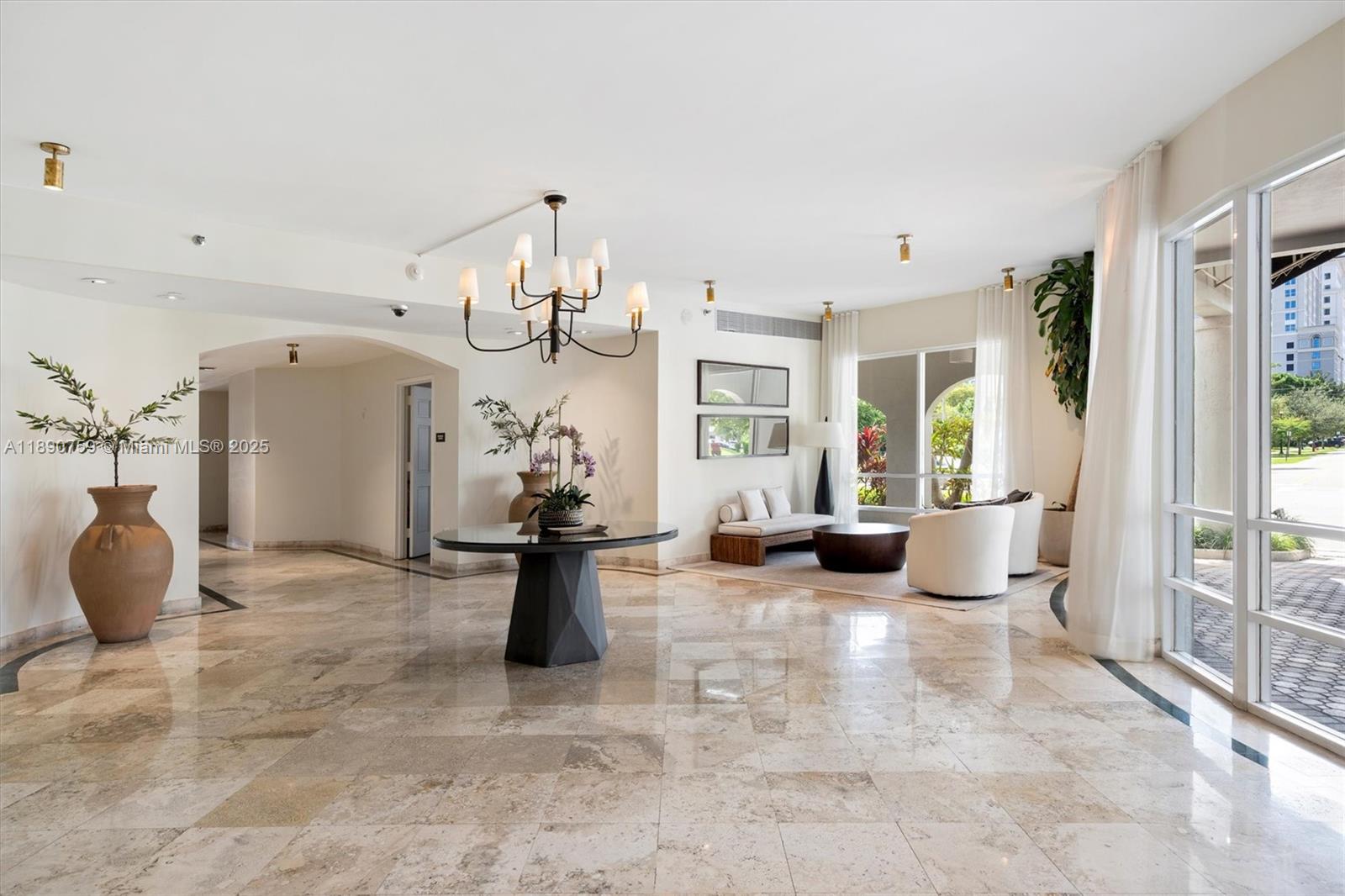 2351 Douglas Rd #906 Miami, FL 33145