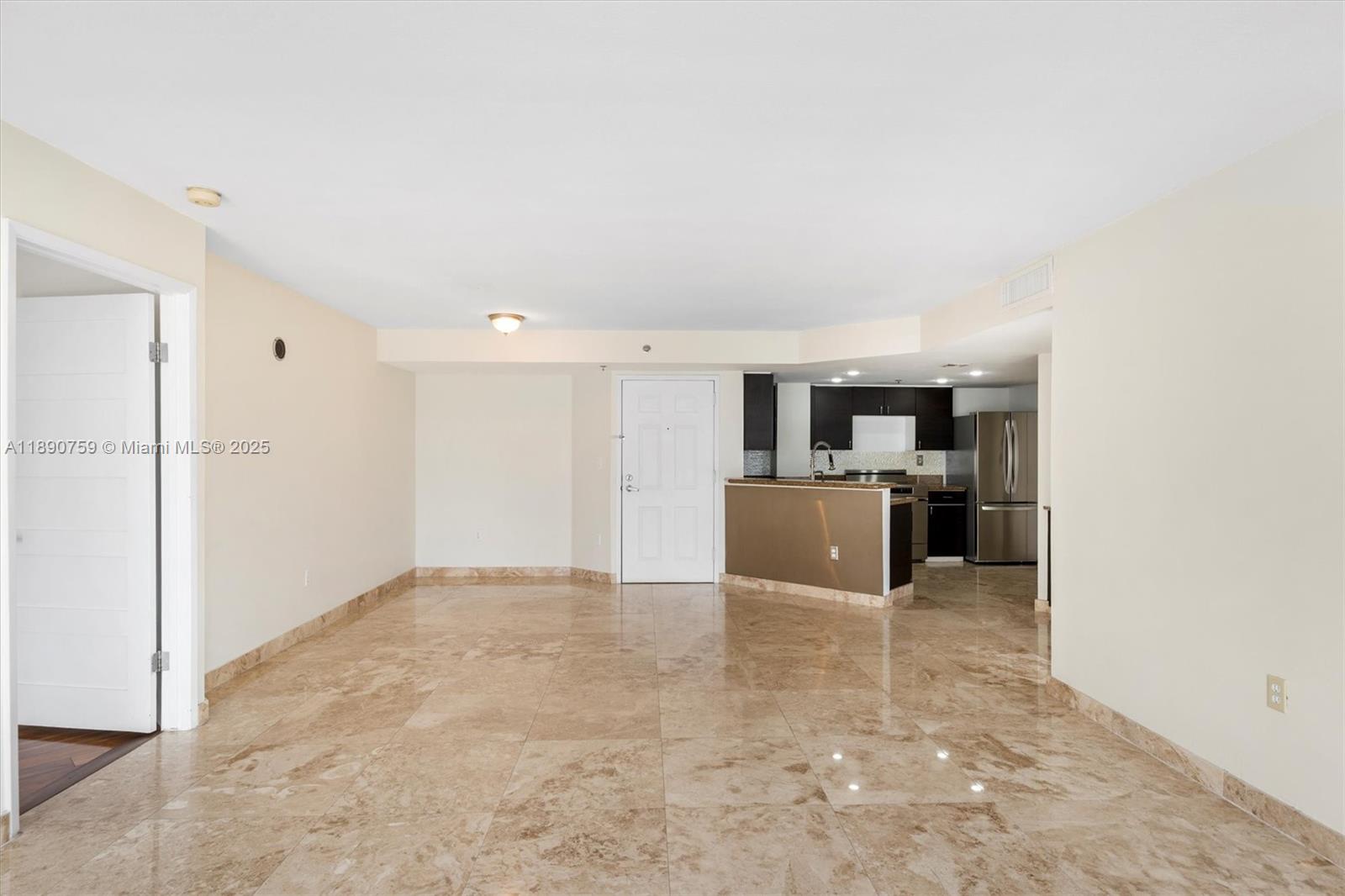 2351 Douglas Rd #906 Miami, FL 33145