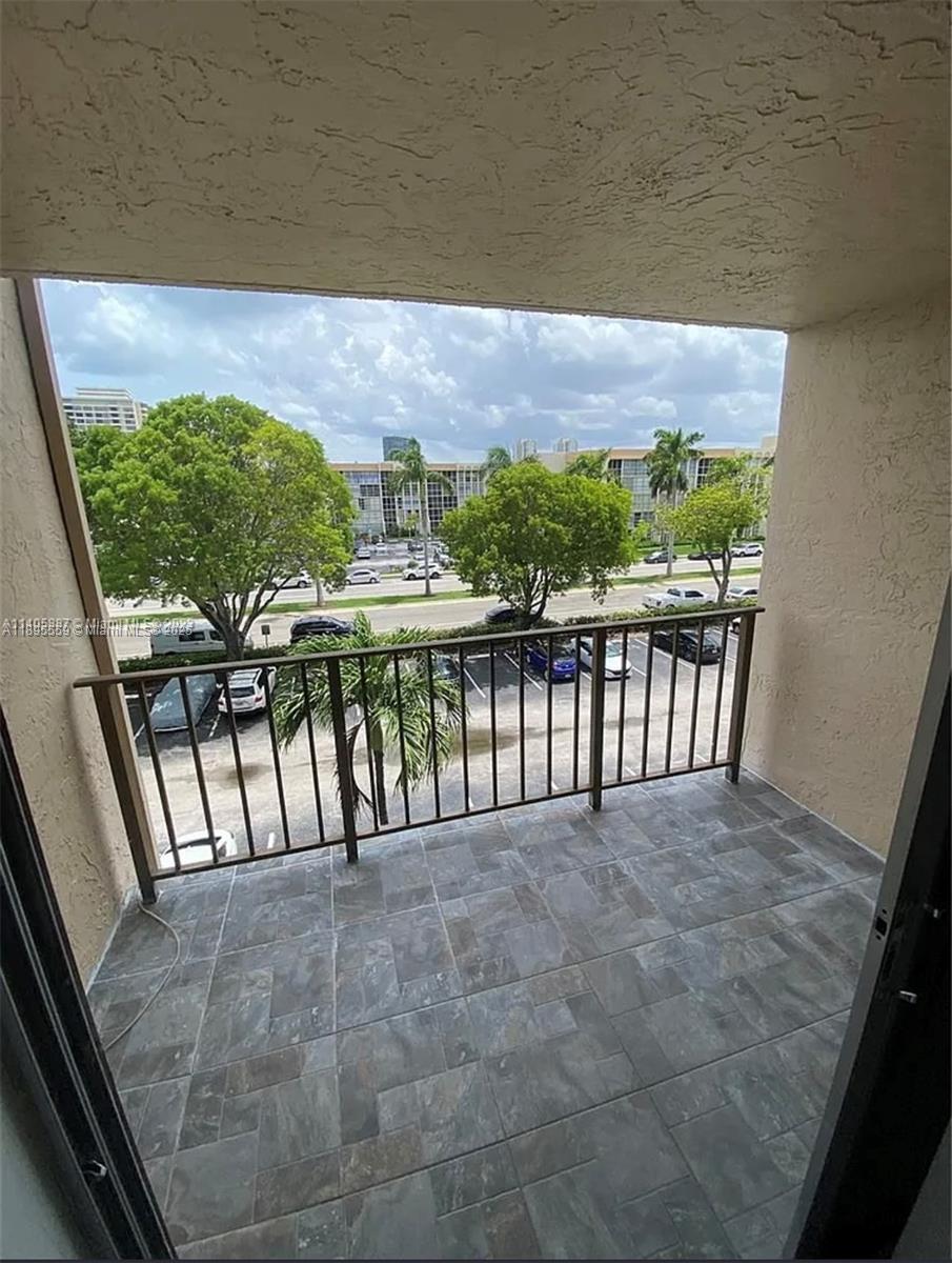 2101 Atlantic Shores Blvd #402 Hallandale Beach, FL 33009