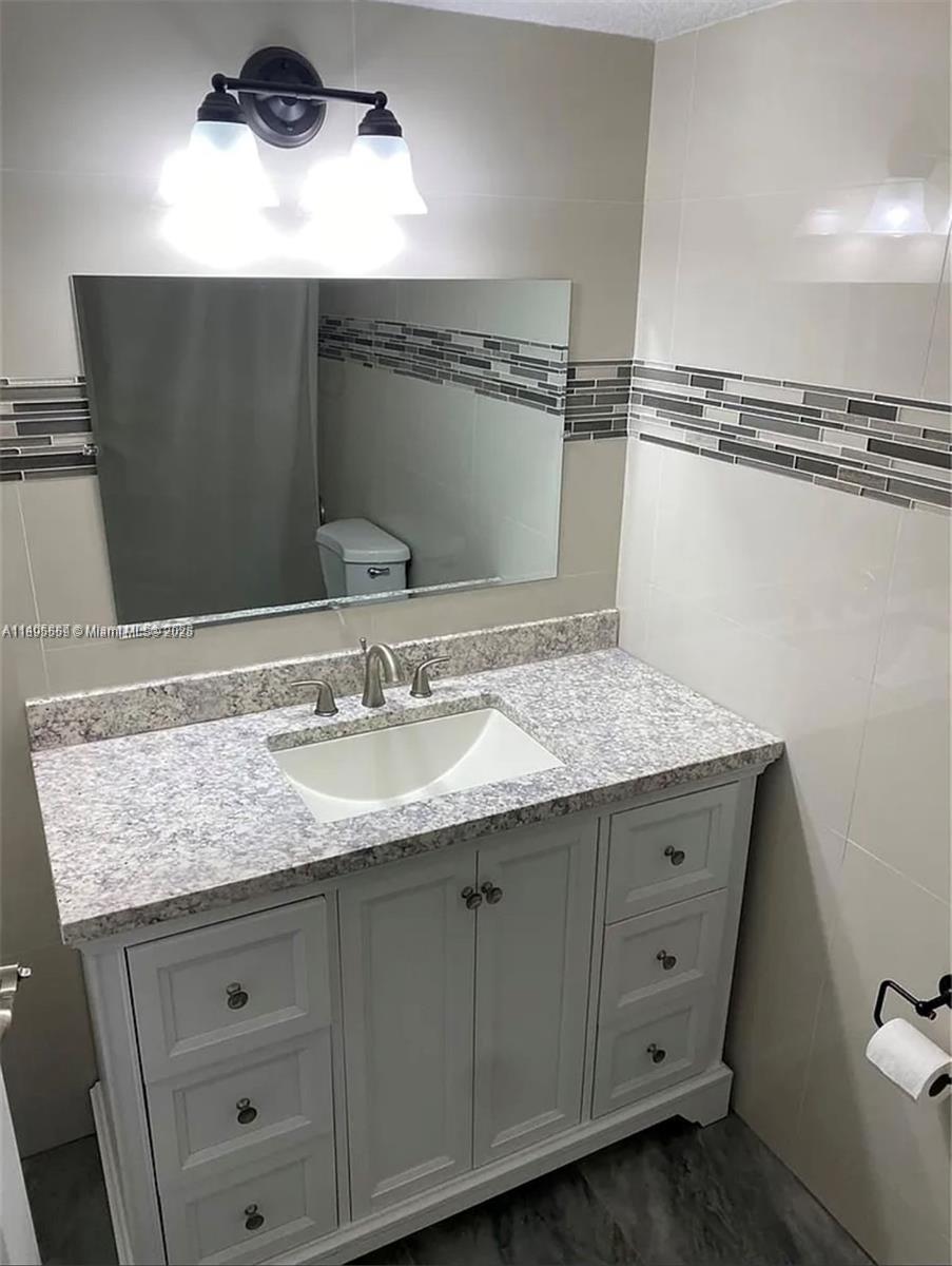 2101 Atlantic Shores Blvd #402 Hallandale Beach, FL 33009