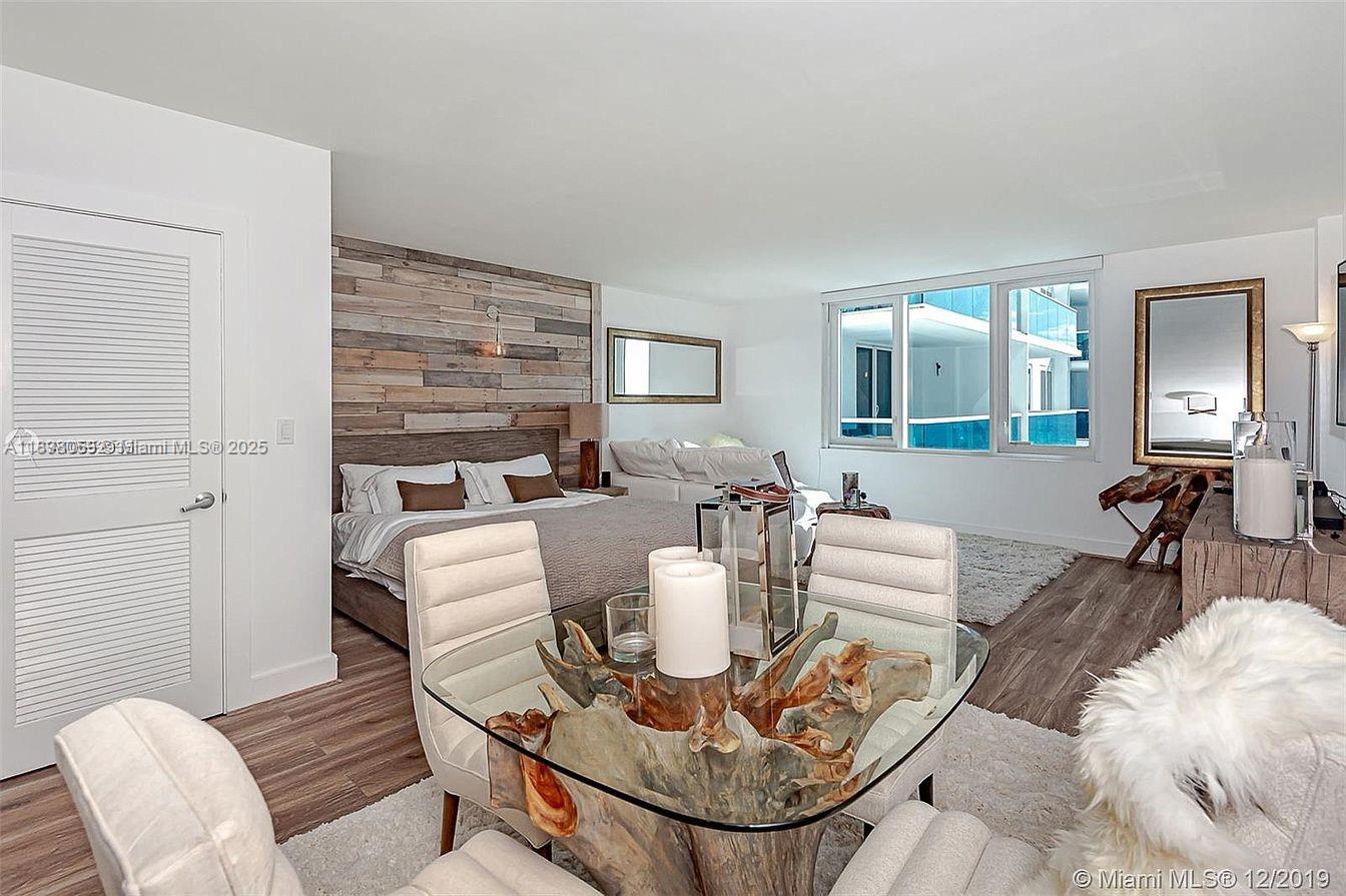 2301 Collins Ave #843