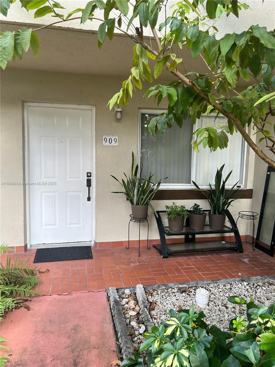 431 NW 82nd Ave #909