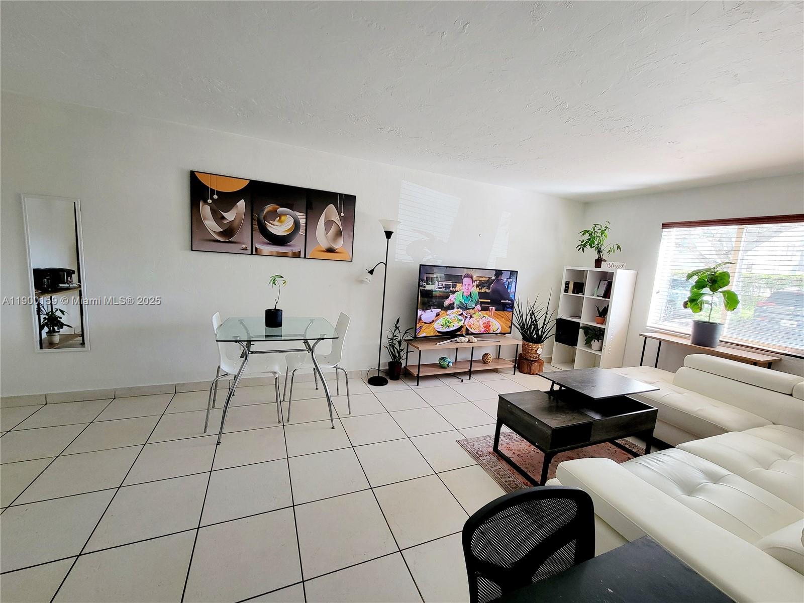 8609 SW 68th Ct #5 Pinecrest, FL 33156