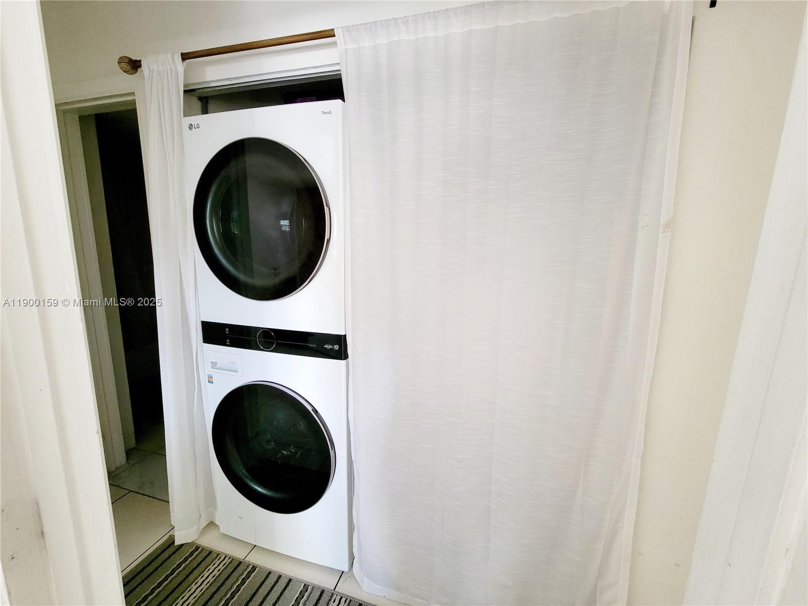 8609 SW 68th Ct #5 Pinecrest, FL 33156