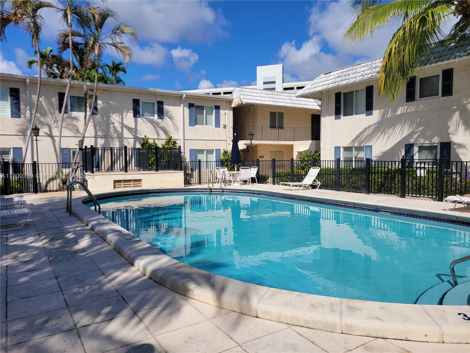 8609 SW 68th Ct #5 Pinecrest, FL 33156