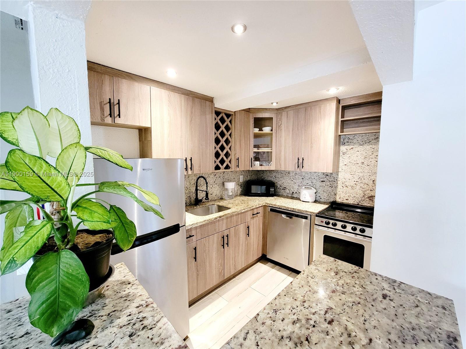 8609 SW 68th Ct #5 Pinecrest, FL 33156