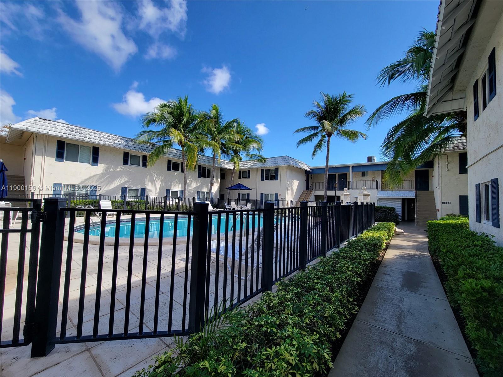 8609 SW 68th Ct #5 Pinecrest, FL 33156