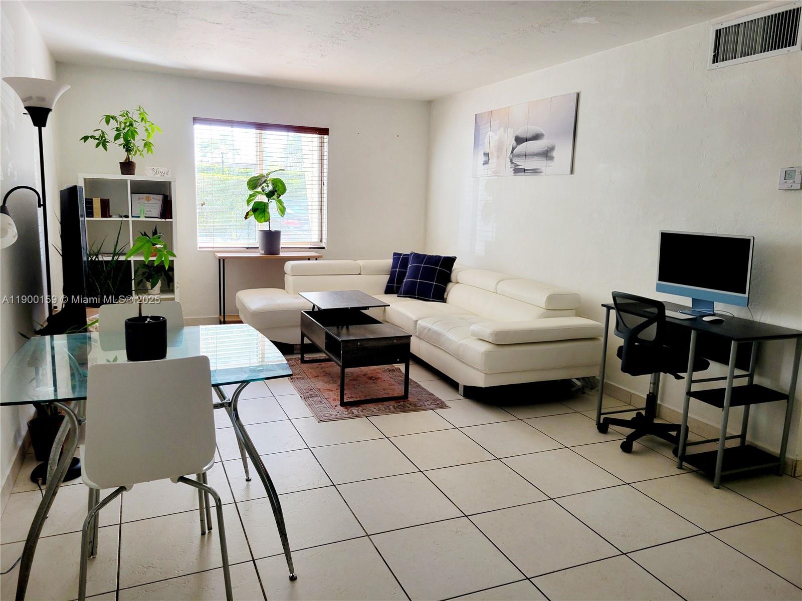 8609 SW 68th Ct #5 Pinecrest, FL 33156