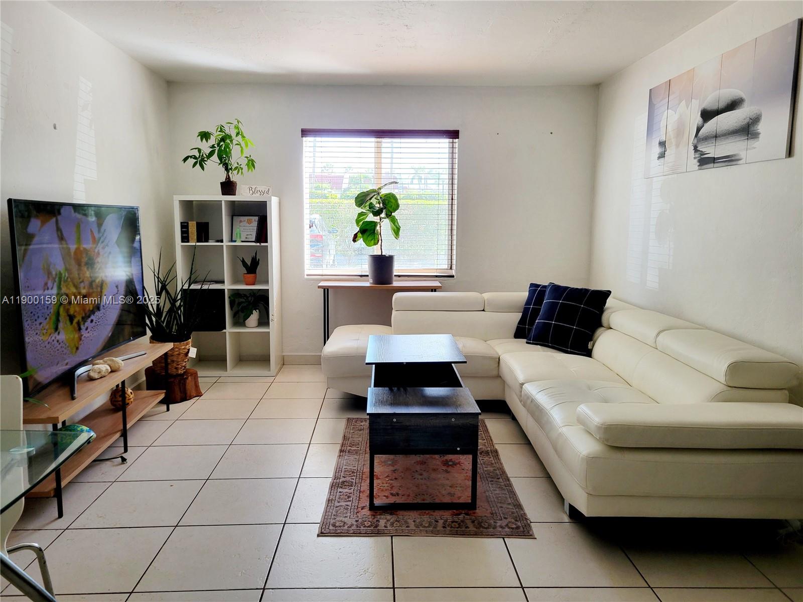 8609 SW 68th Ct #5 Pinecrest, FL 33156