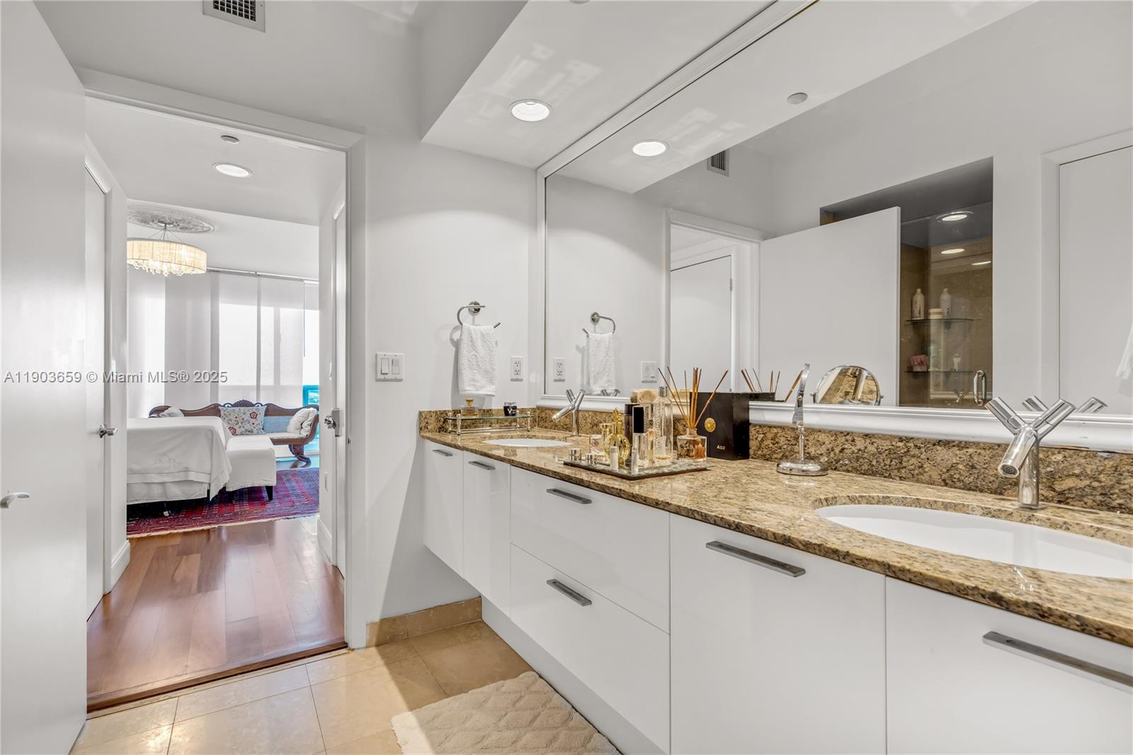 400 Alton Rd #2409 Miami Beach, FL 33139