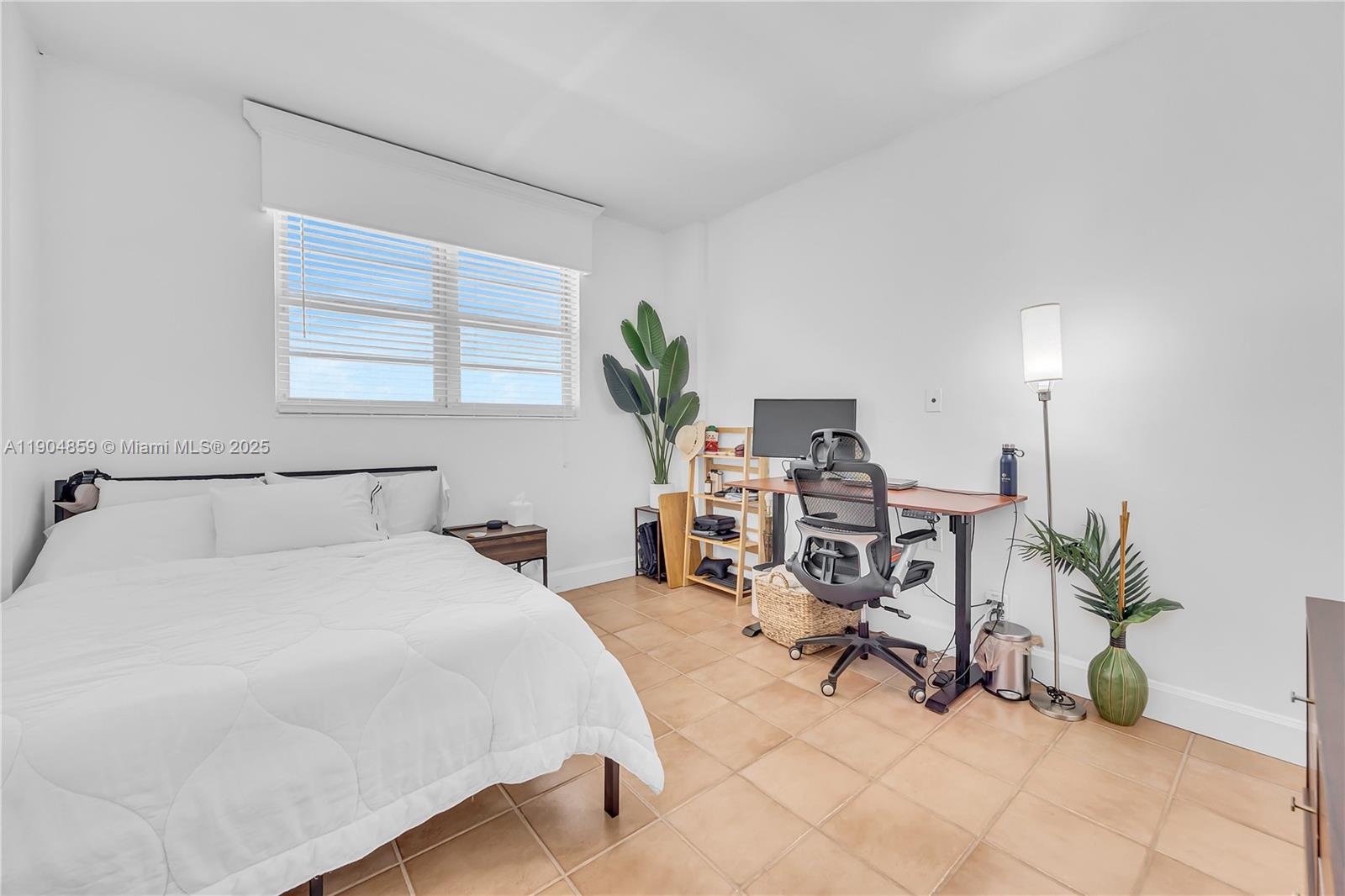 90 Edgewater Dr #PH23 Coral Gables, FL 33133