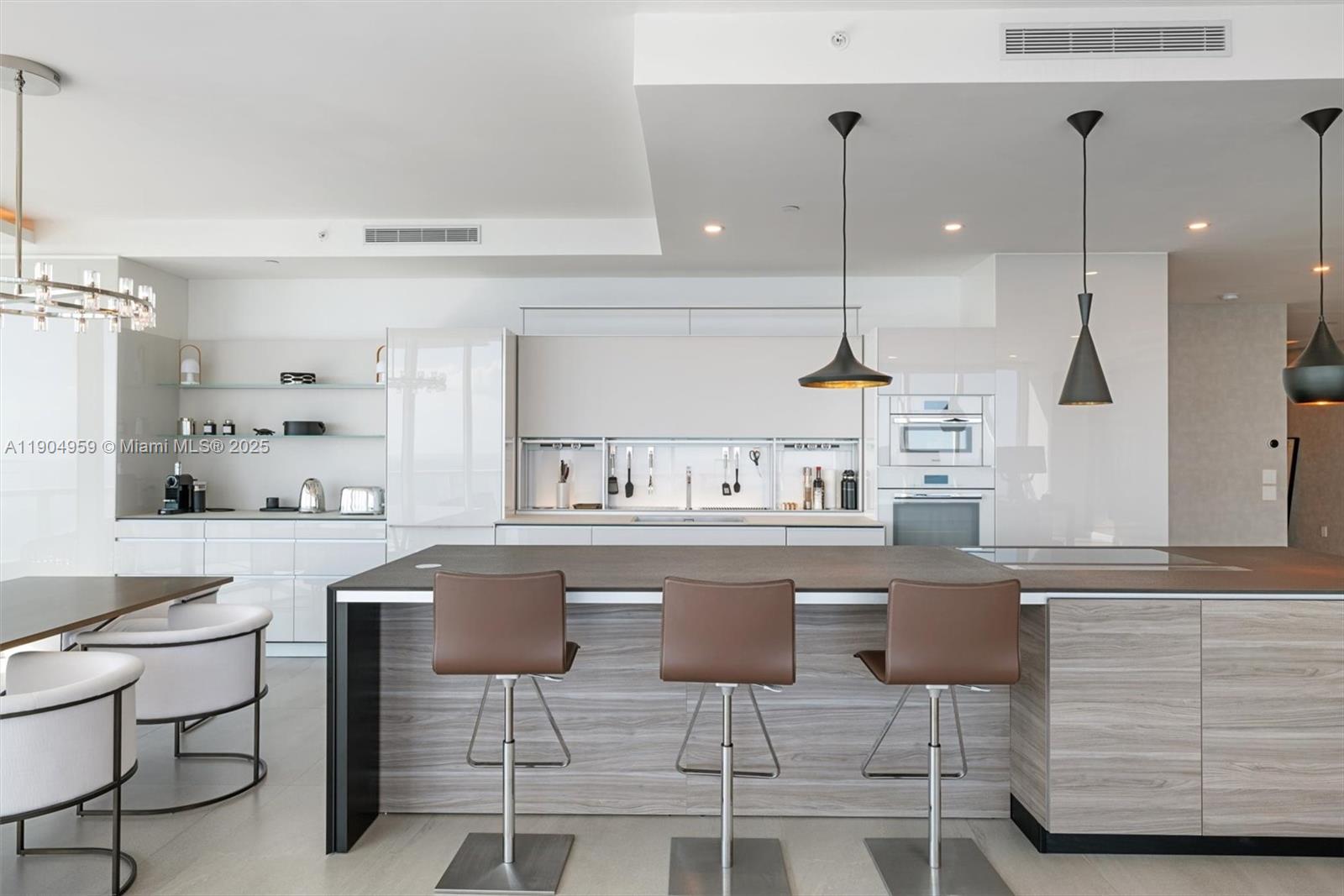 100 S Pointe Dr #3203 Miami Beach, FL 33139