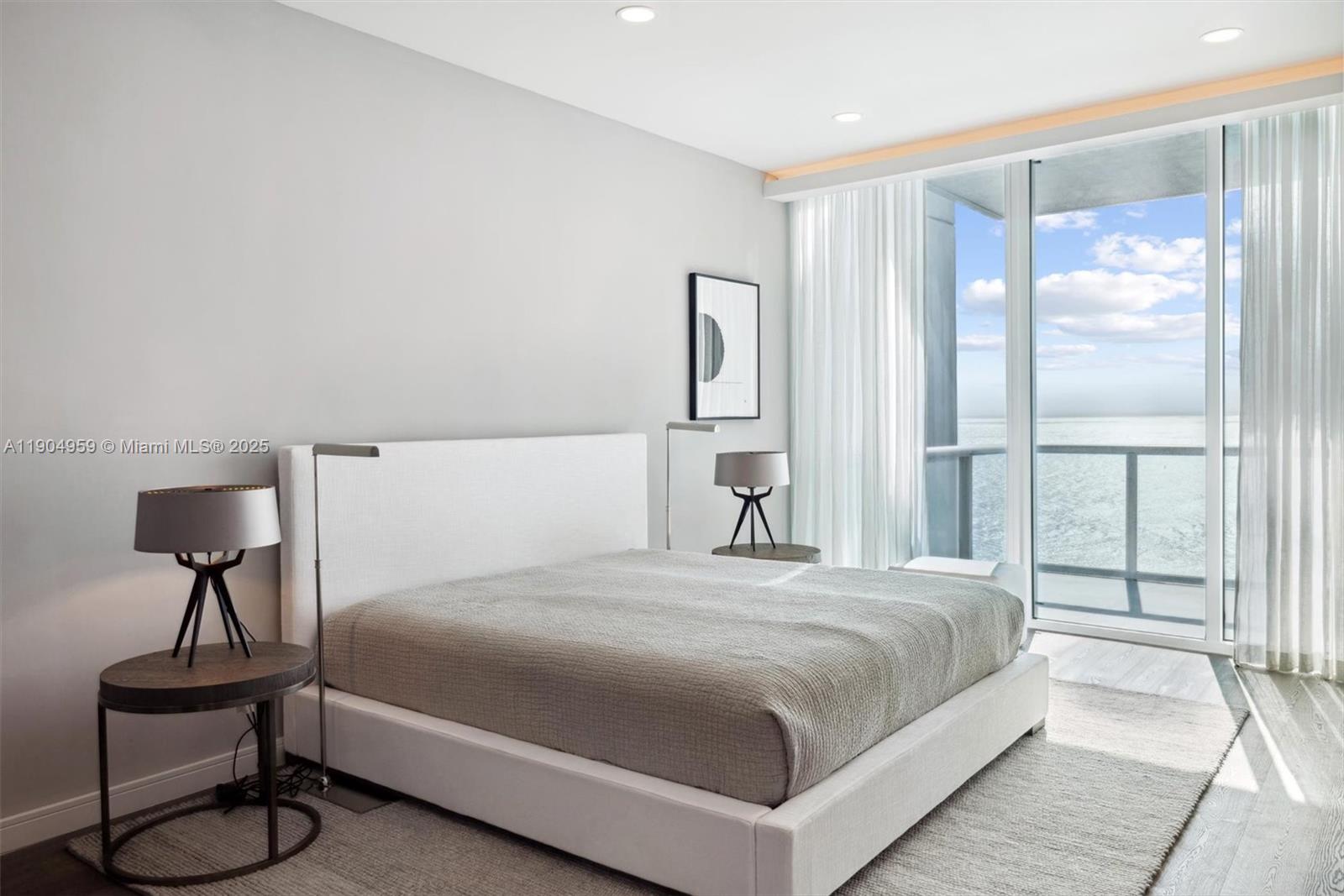 100 S Pointe Dr #3203 Miami Beach, FL 33139