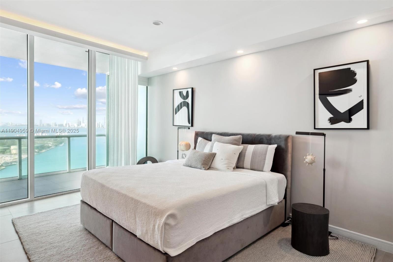 100 S Pointe Dr #3203 Miami Beach, FL 33139