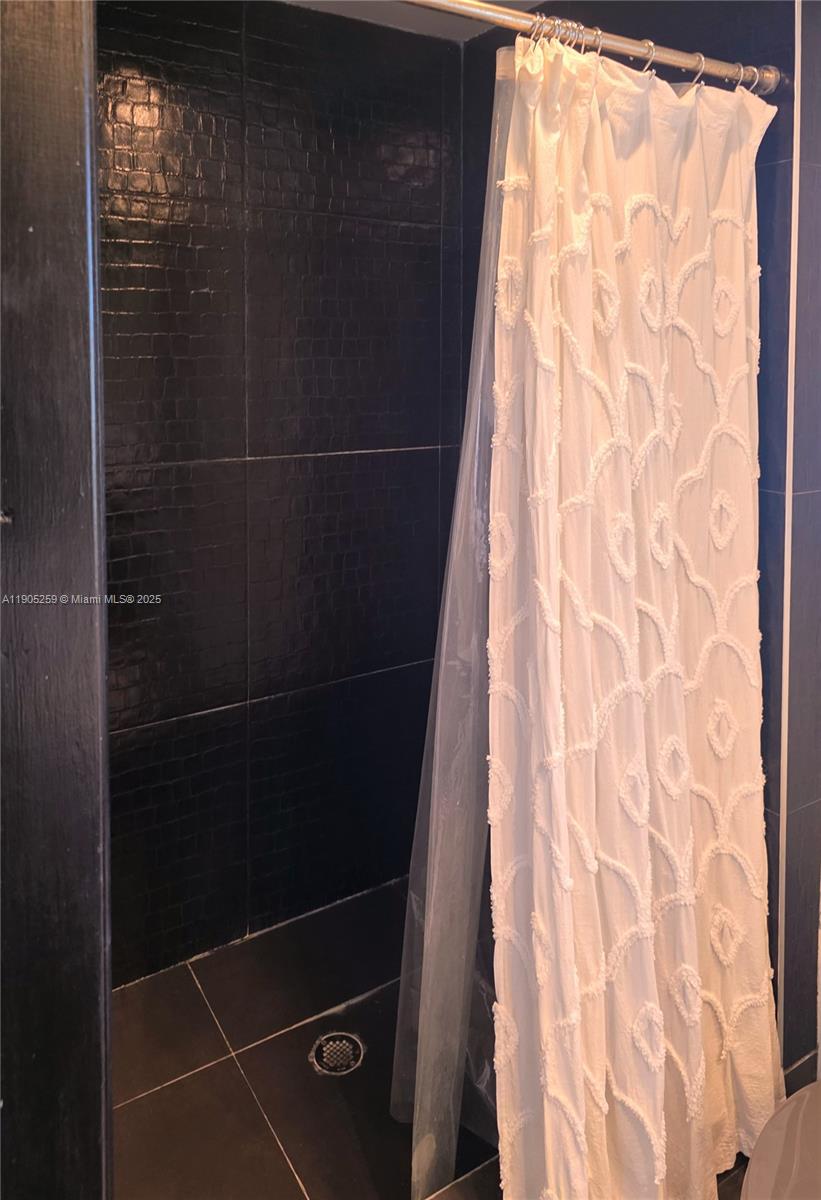 1368 Normandy Dr Miami Beach, FL 33141