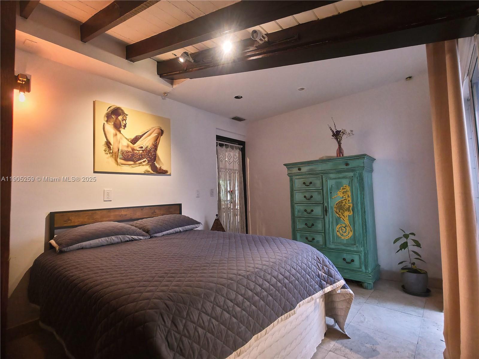 1368 Normandy Dr Miami Beach, FL 33141