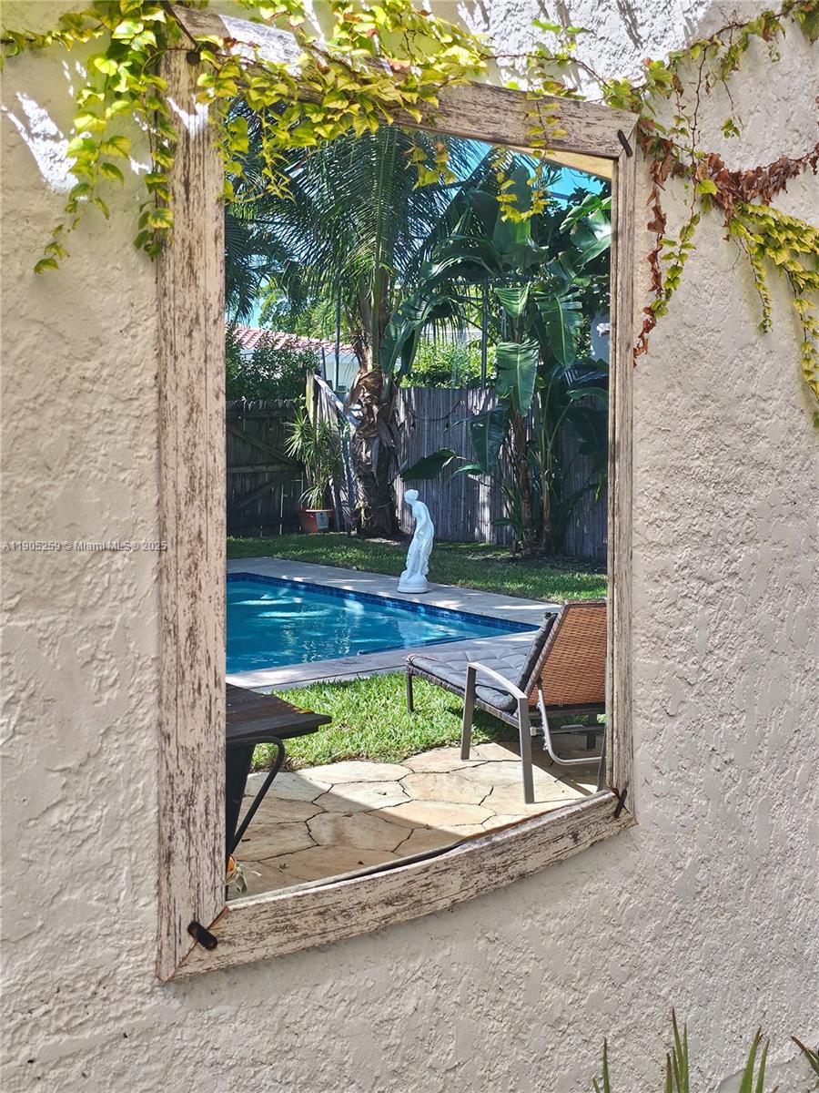 1368 Normandy Dr Miami Beach, FL 33141