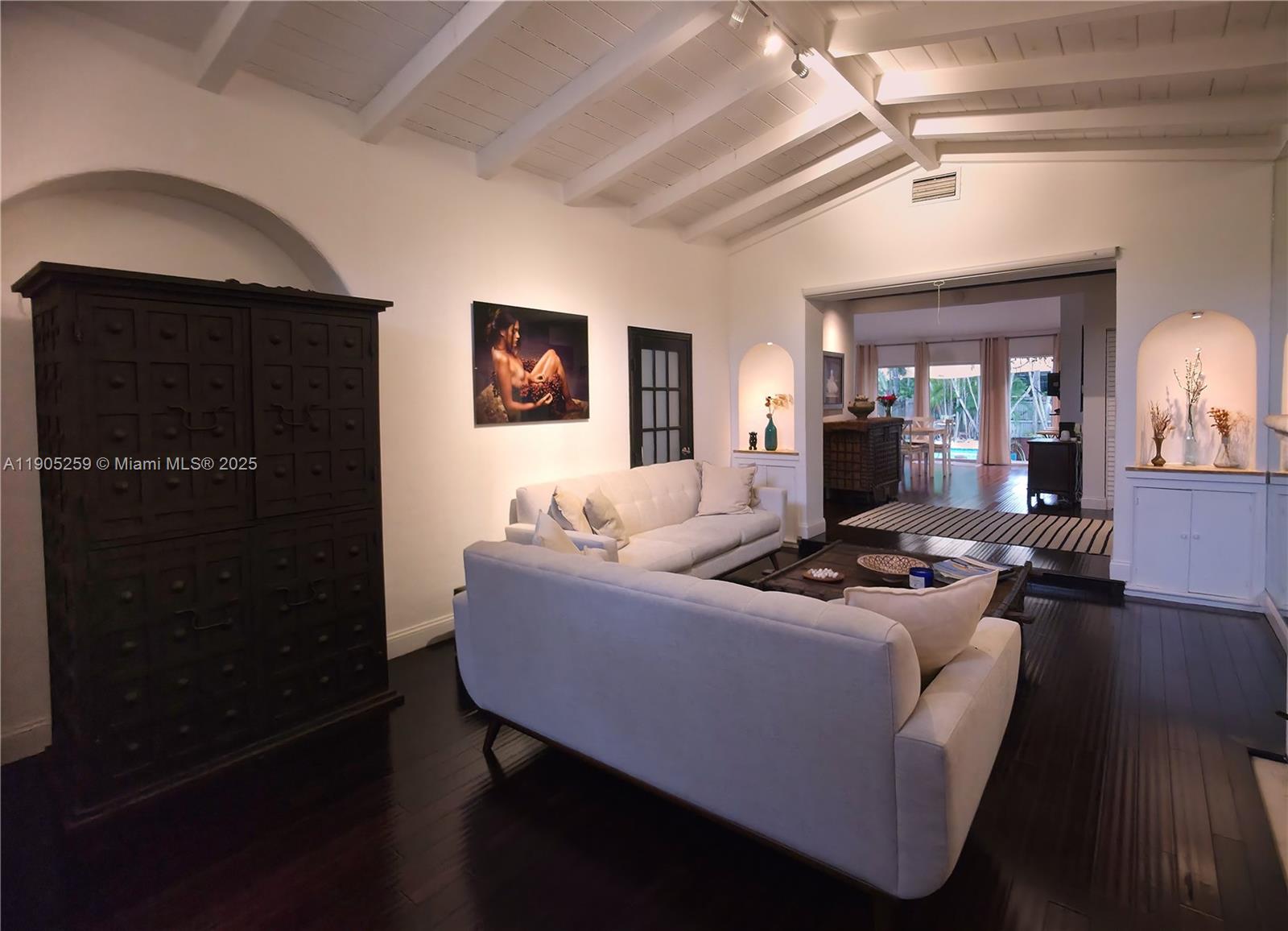 1368 Normandy Dr Miami Beach, FL 33141