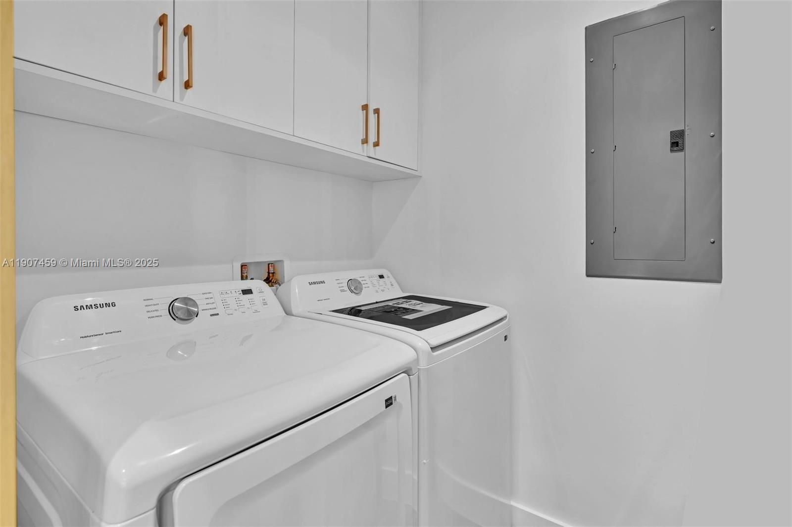 9448 Abbott Ave Surfside, FL 33154