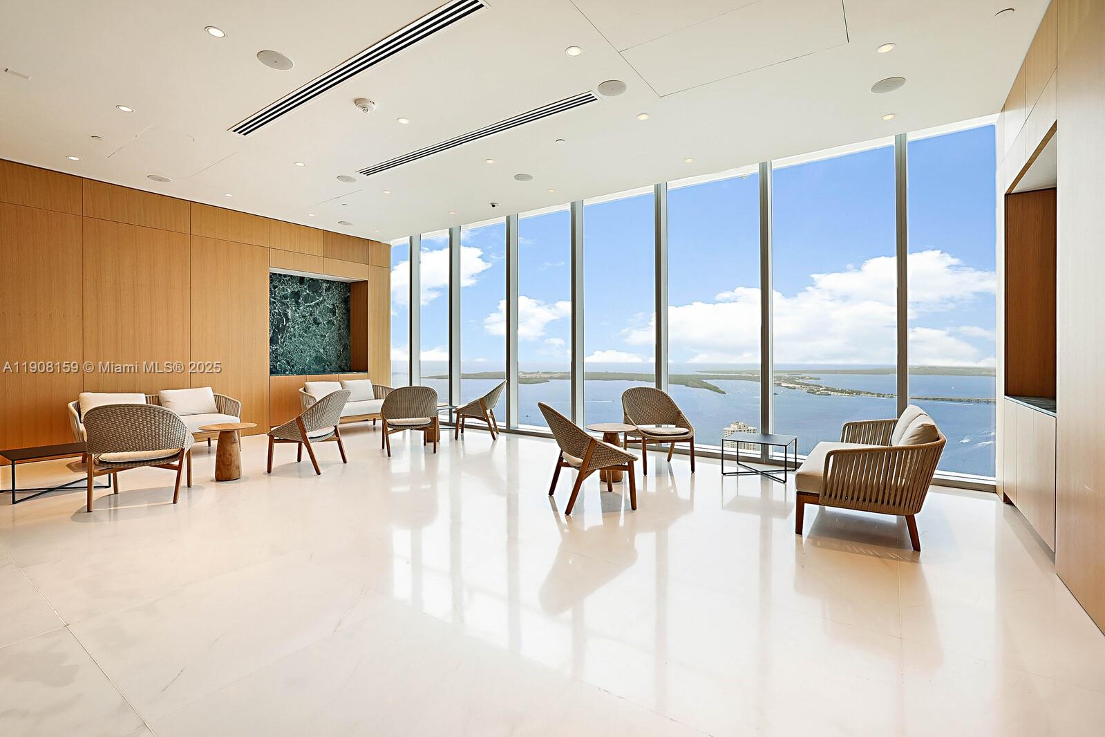 300 Biscayne Blvd Way #1907W Miami, FL 33131