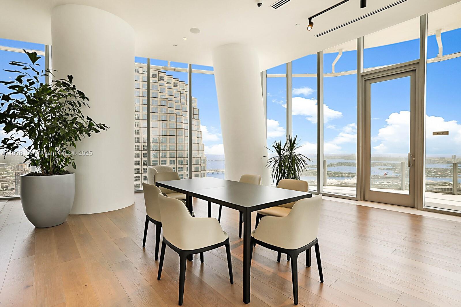 300 Biscayne Blvd Way #1907W Miami, FL 33131