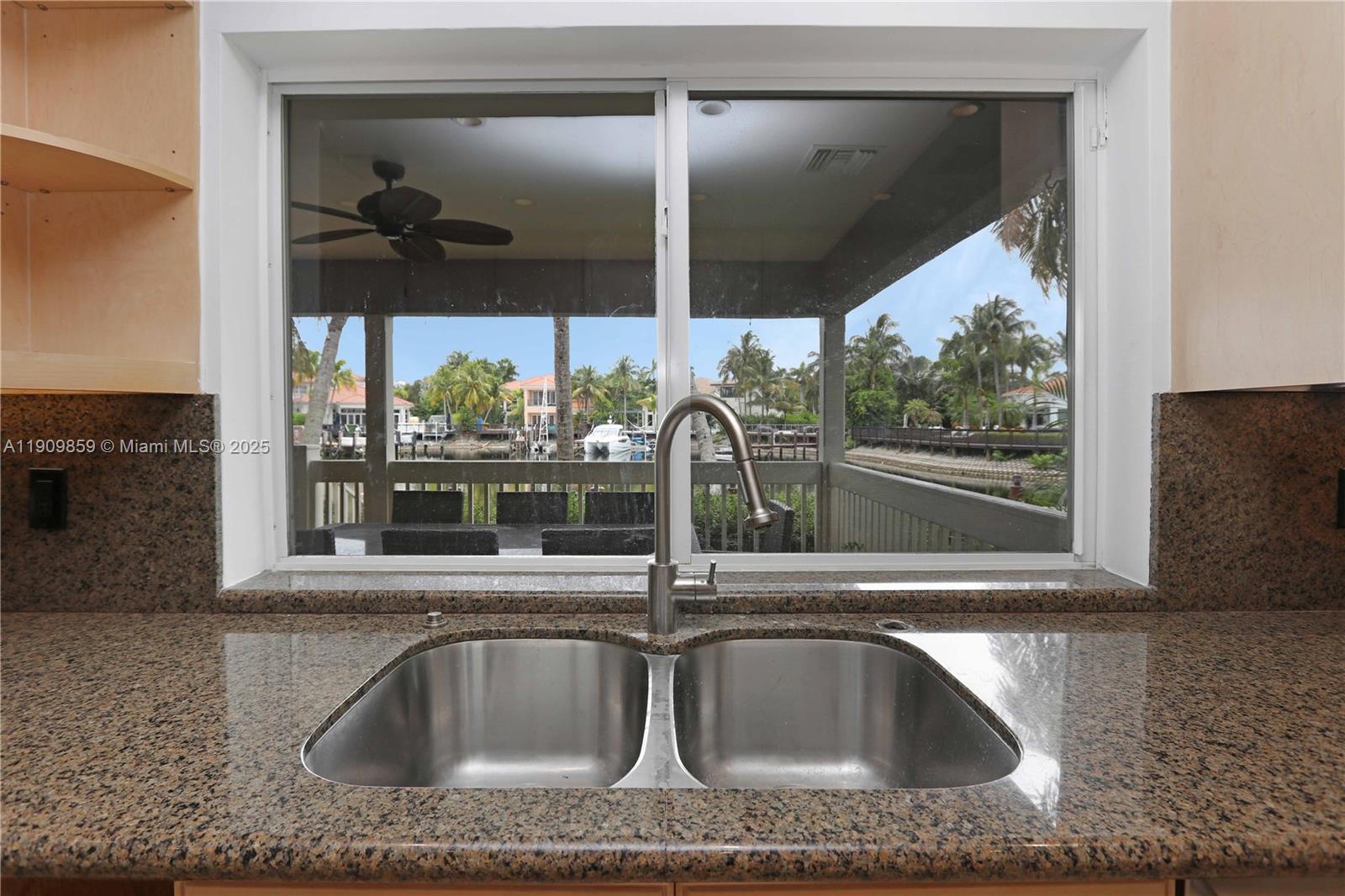 1108 Washington St Hollywood, FL 33019