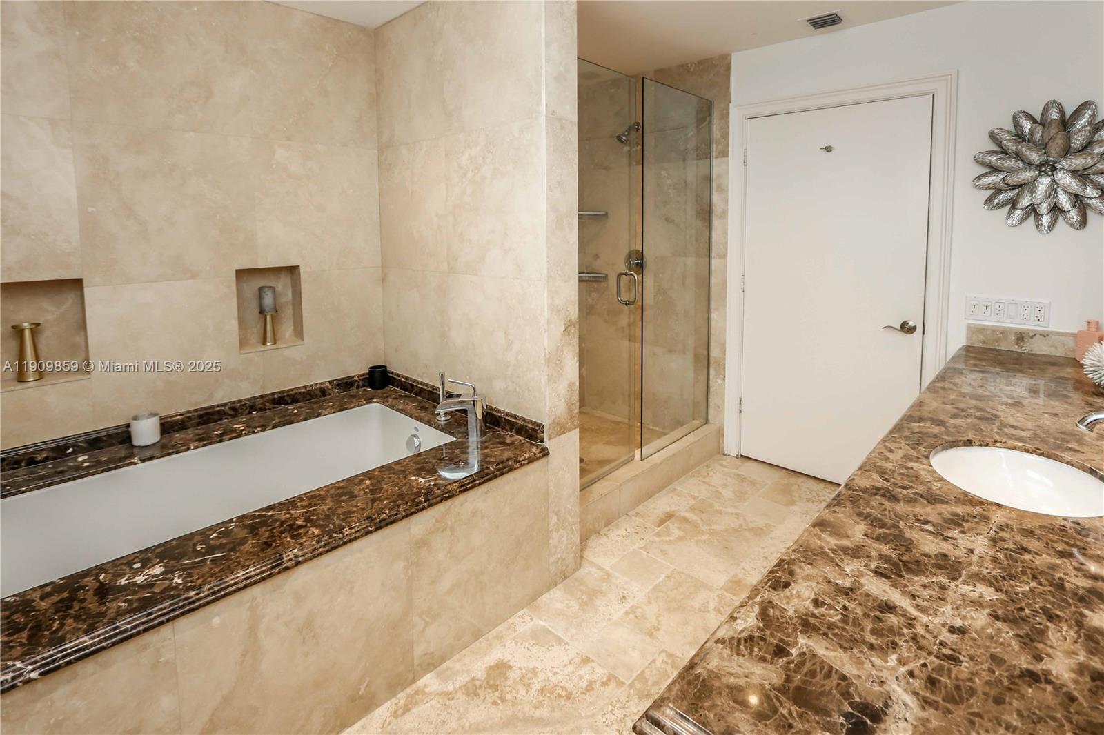 1108 Washington St Hollywood, FL 33019