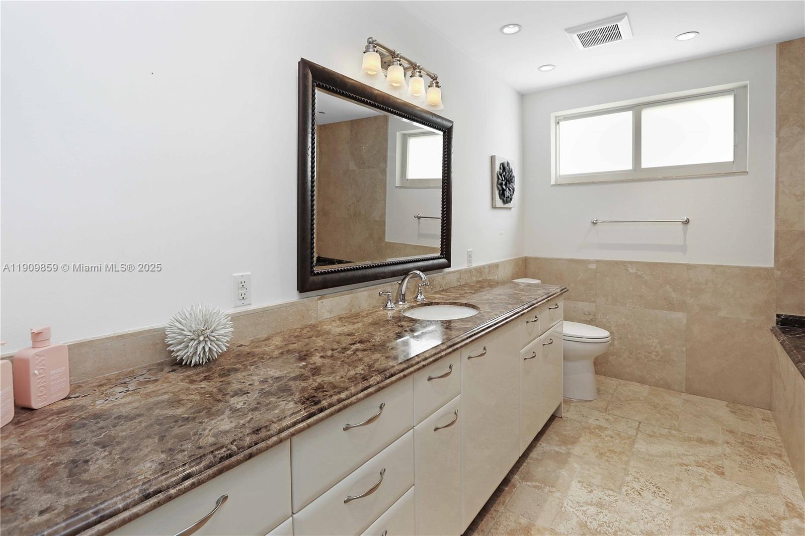 1108 Washington St Hollywood, FL 33019