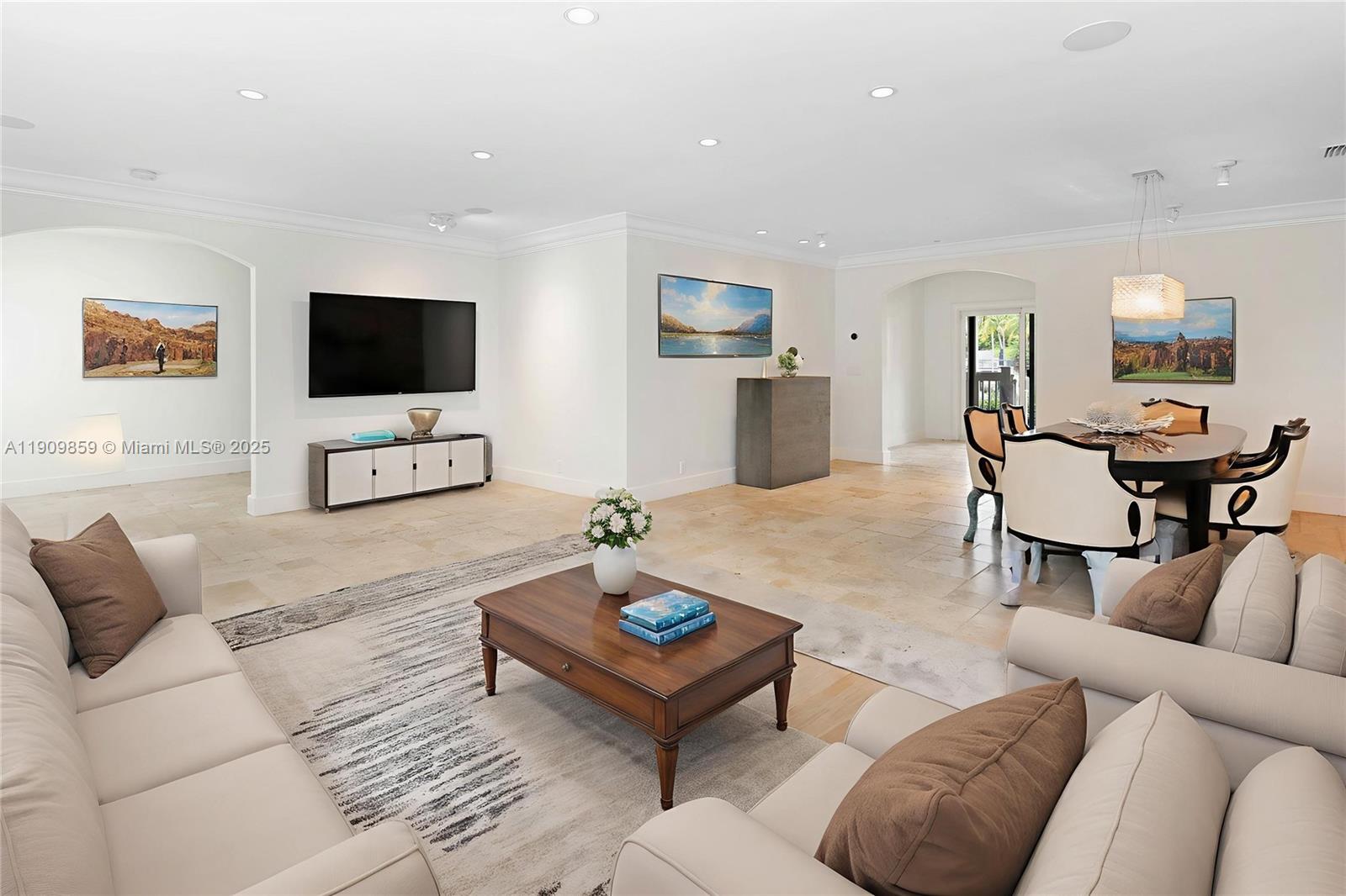 1108 Washington St Hollywood, FL 33019