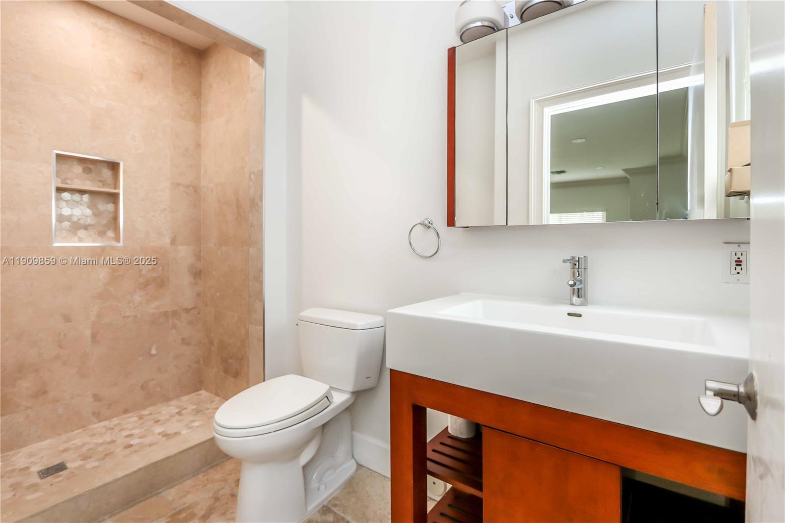 1108 Washington St Hollywood, FL 33019