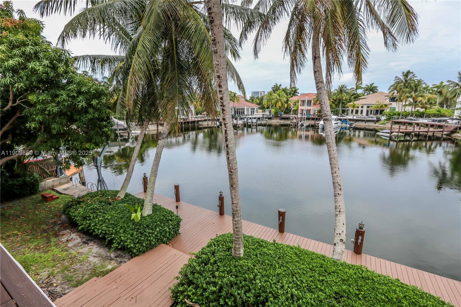 1108 Washington St Hollywood, FL 33019