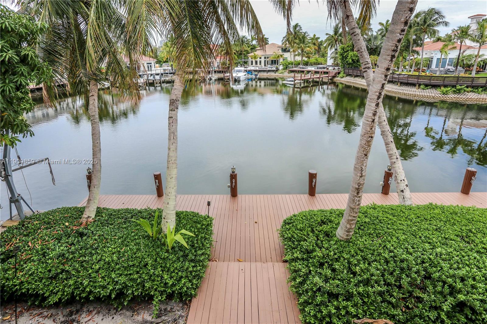 1108 Washington St Hollywood, FL 33019