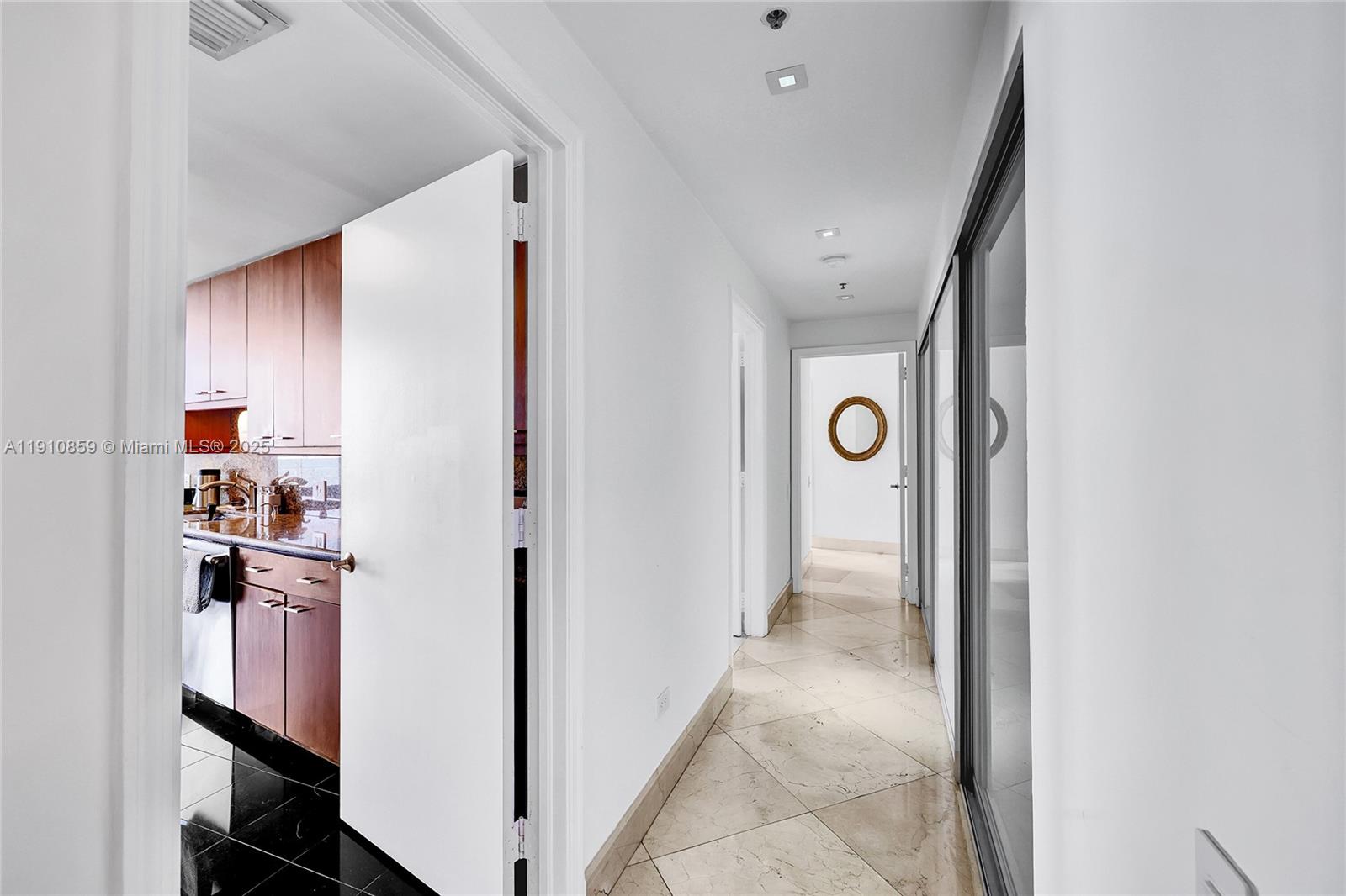 808 E Brickell Key Dr #2104 Miami, FL 33131