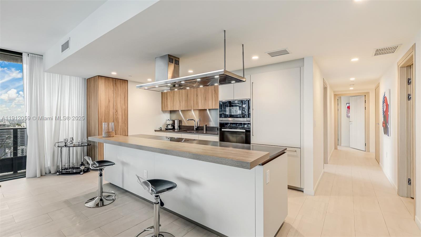 1000 Brickell Plz #3002 Miami, FL 33131