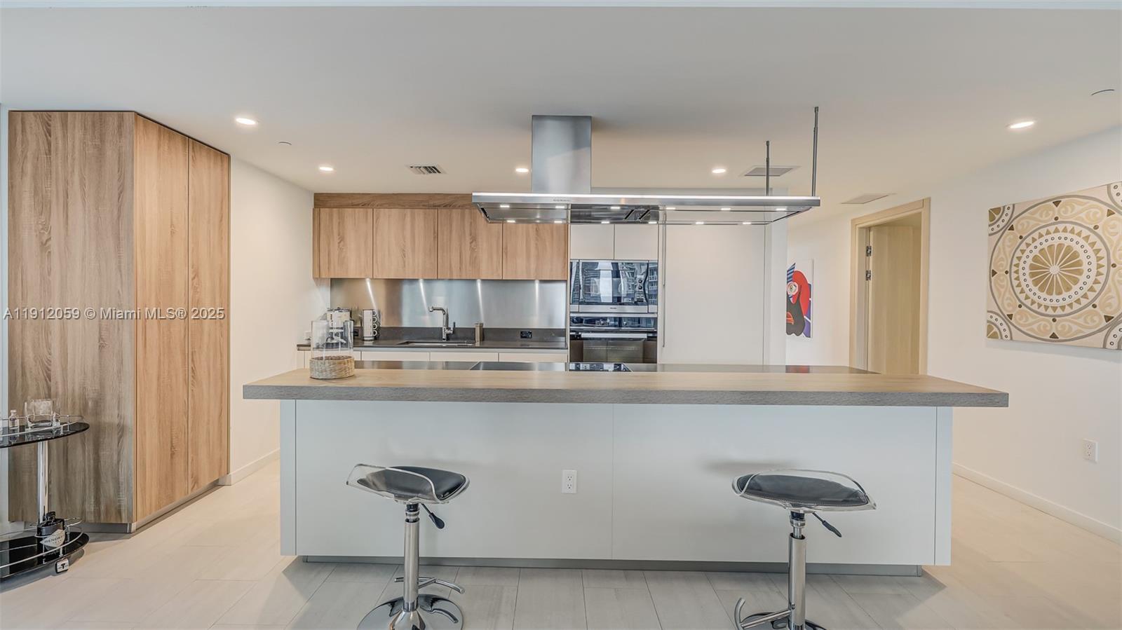 1000 Brickell Plz #3002 Miami, FL 33131