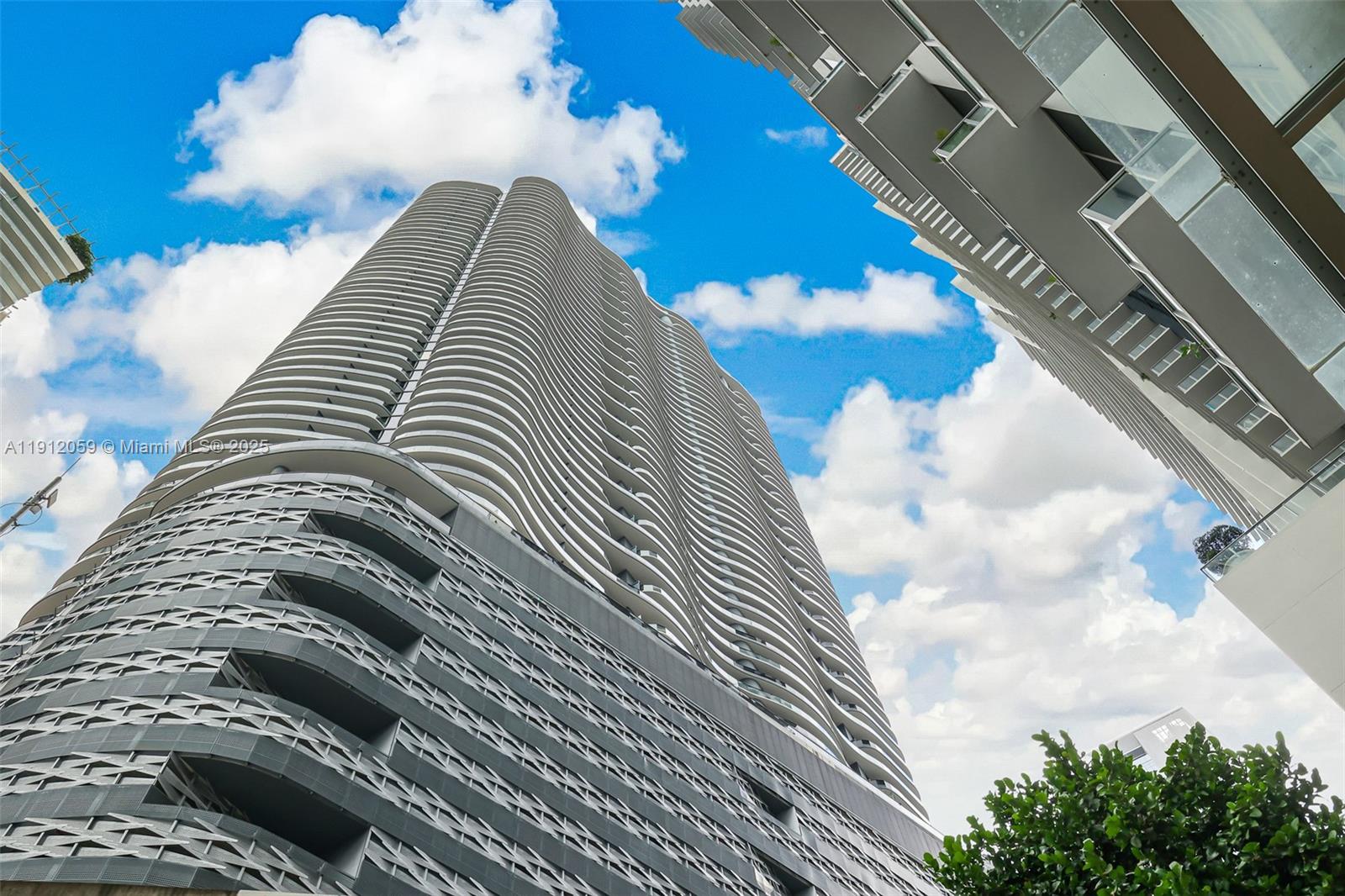 1000 Brickell Plz #3002 Miami, FL 33131