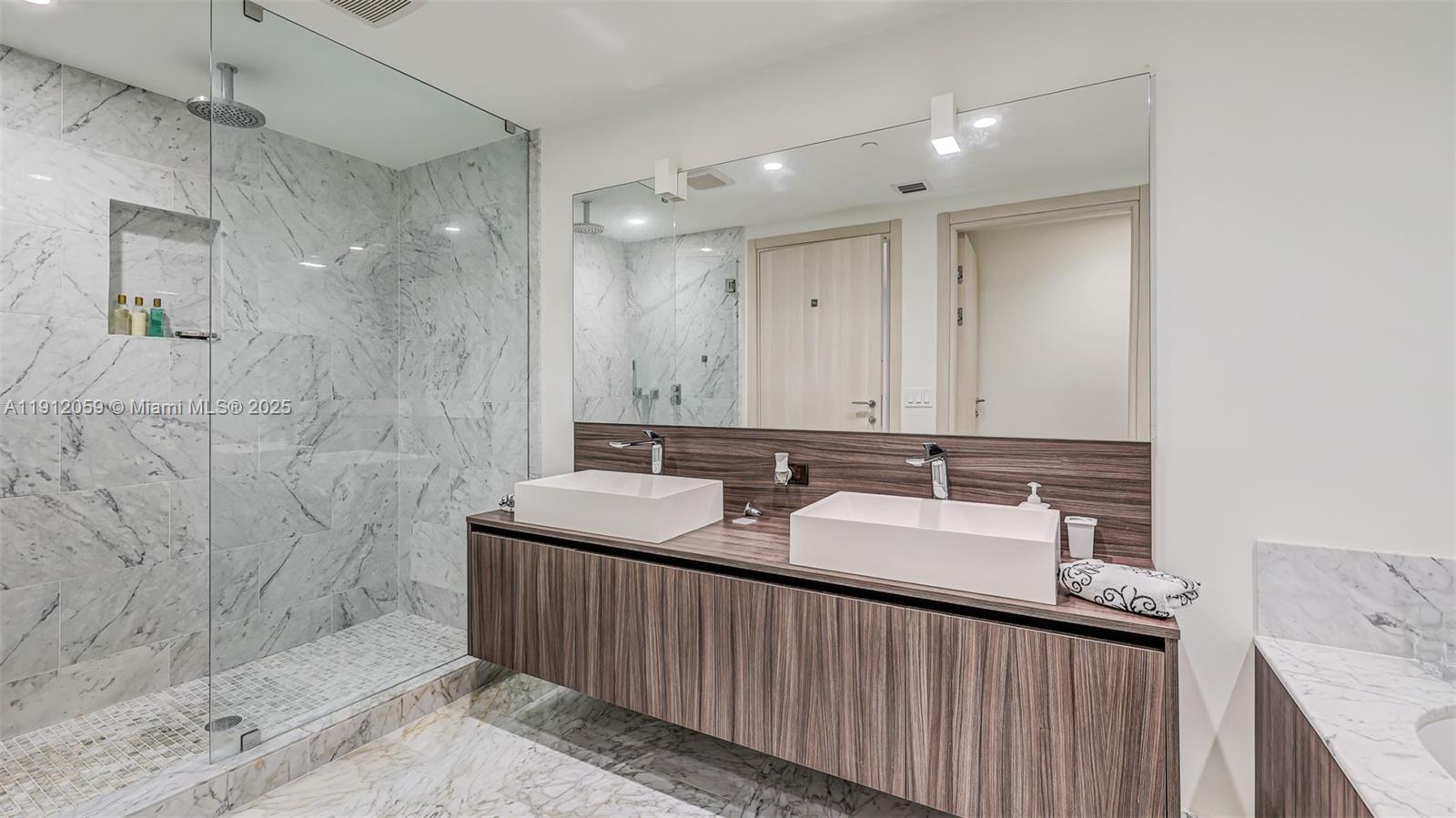 1000 Brickell Plz #3002 Miami, FL 33131