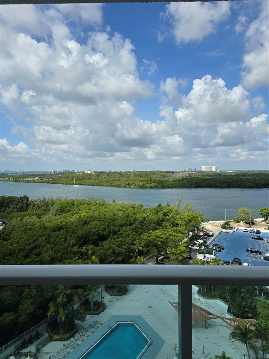 100 Bayview Dr #1420