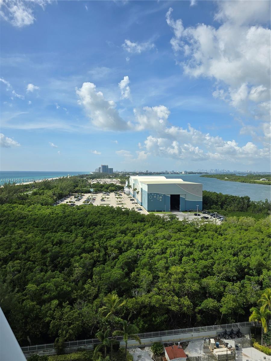 image Arlen House East1