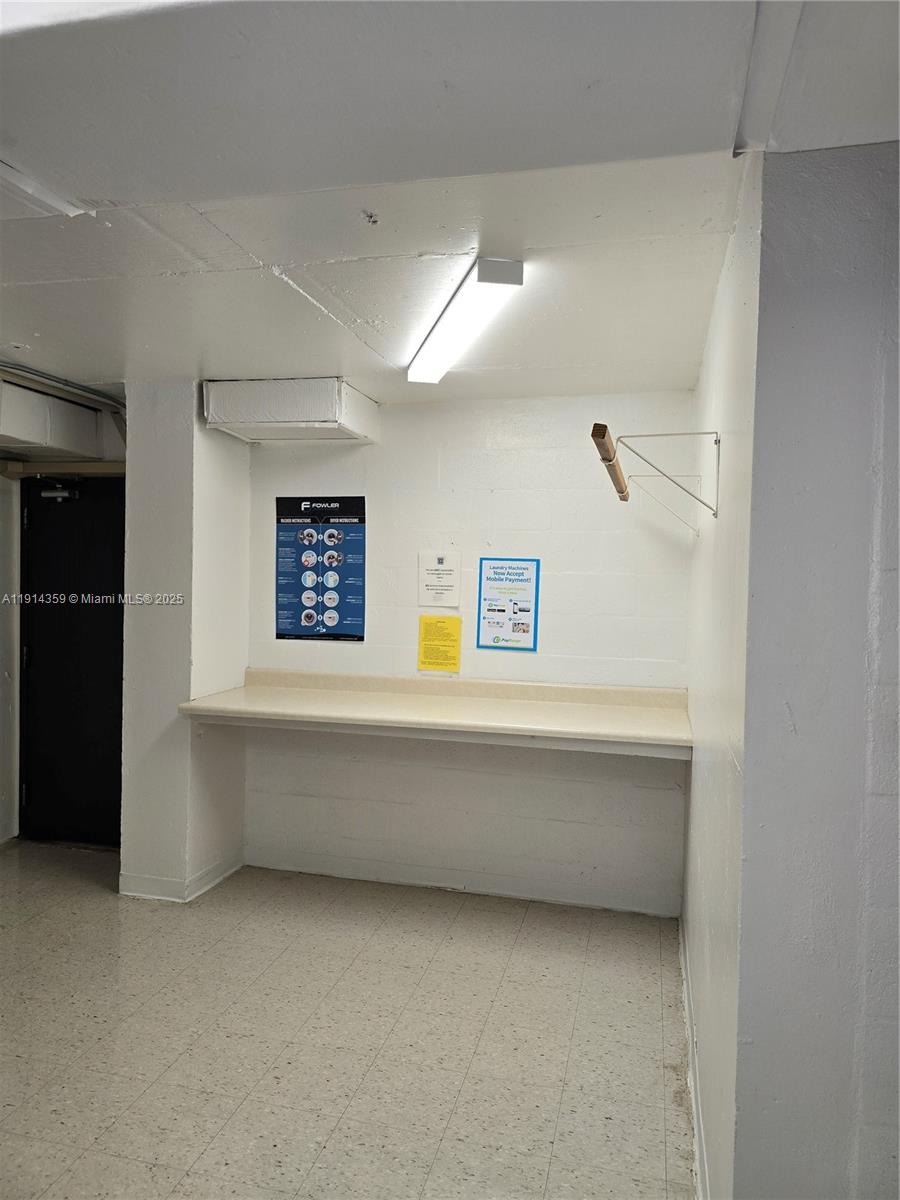 image Arlen House East28