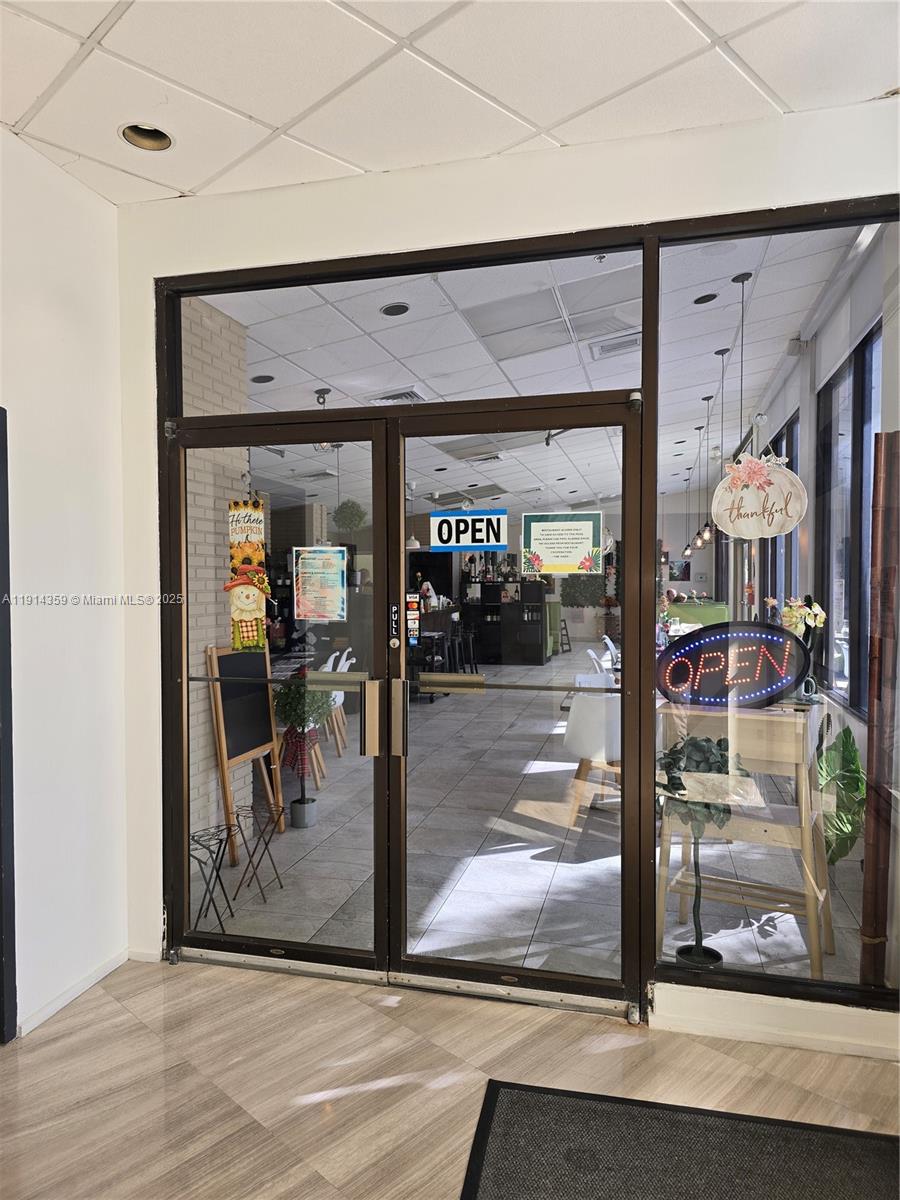 image Arlen House East30