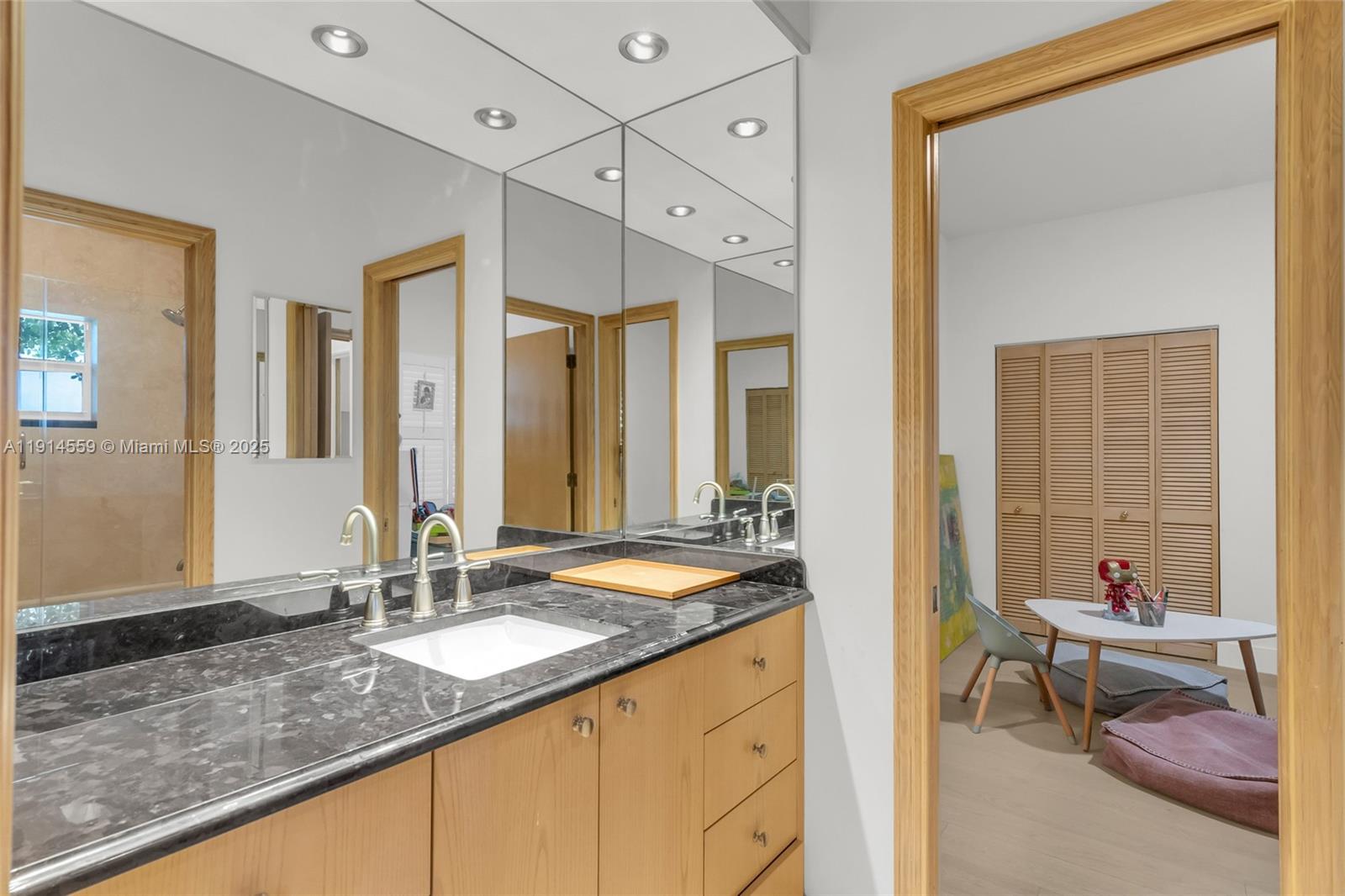 5794 SW 76th Ter South Miami, FL 33143