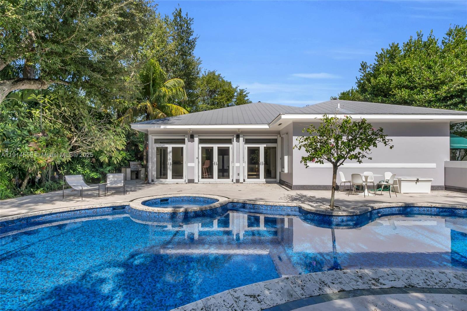 5794 SW 76th Ter South Miami, FL 33143